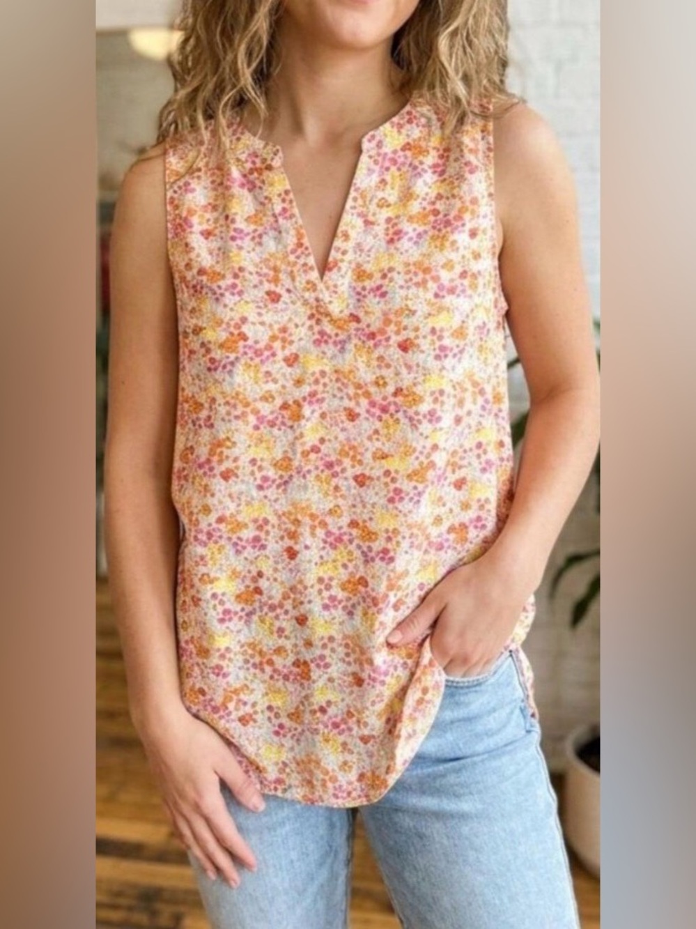 Adrianna Papell Sleeveless Floral V-Neck Shell Top L Pink Yellow Feminine Casual